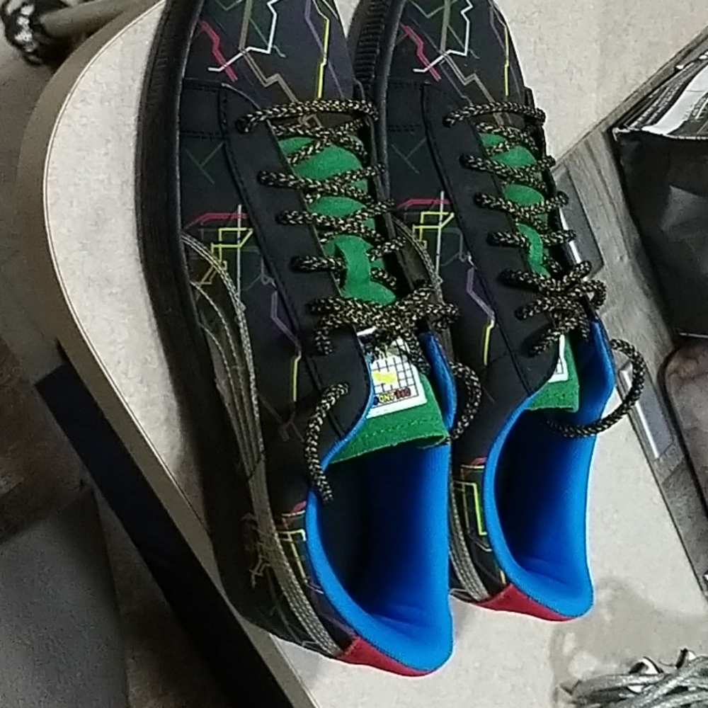 Dee n Ricky Pumas - Picture 3 of 4